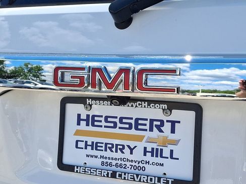 Certified 2023 GMC Acadia SLT w/ Technology Package AWD/4WD image 33
