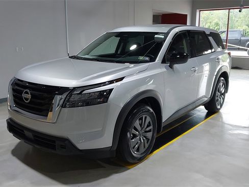 Certified 2025 Nissan Pathfinder S image 18