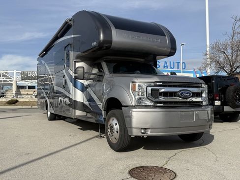 Used 2021 Ford F550 4x4 Regular Cab Super Duty w/ XLT Value Package image 1