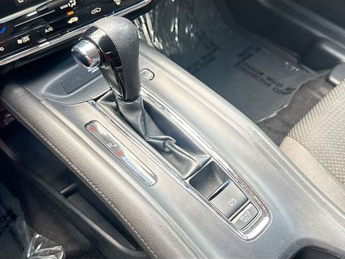 Used 2022 Honda HR-V EX image 16