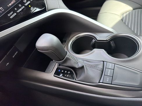 Certified 2023 Toyota Camry SE FWD image 9