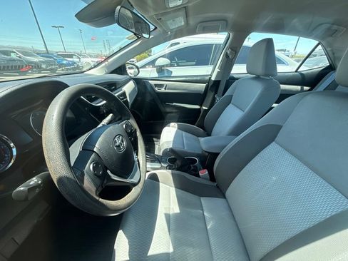 Used 2018 Toyota Corolla LE FWD image 10