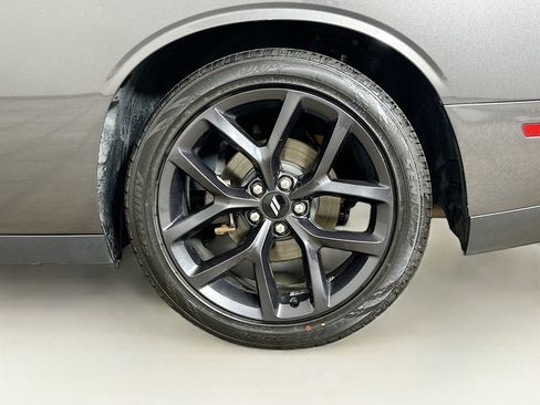 Used 2019 Dodge Challenger R/T w/ Blacktop Package image 11