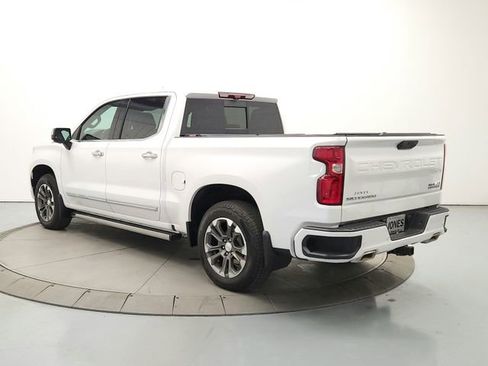 Used 2024 Chevrolet Silverado 1500 High Country w/ Technology Package image 4