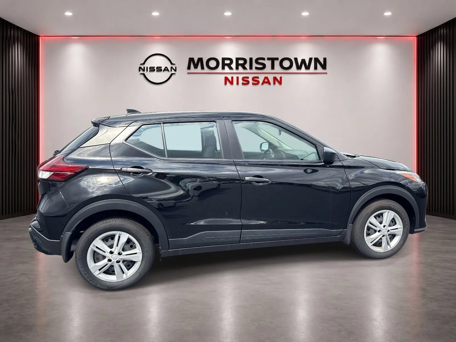 Used 2025 Nissan Kicks Play S FWD image 2