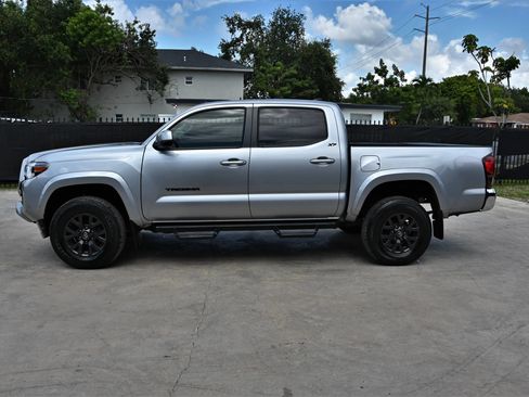 Used 2019 Toyota Tacoma SR5 RWD image 7