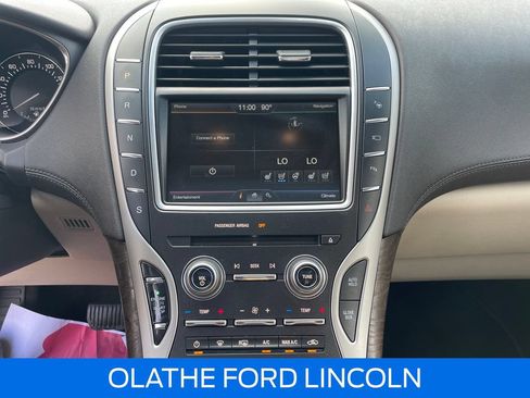 Used 2016 Lincoln MKX Reserve w/ Technology Package AWD/4WD image 13