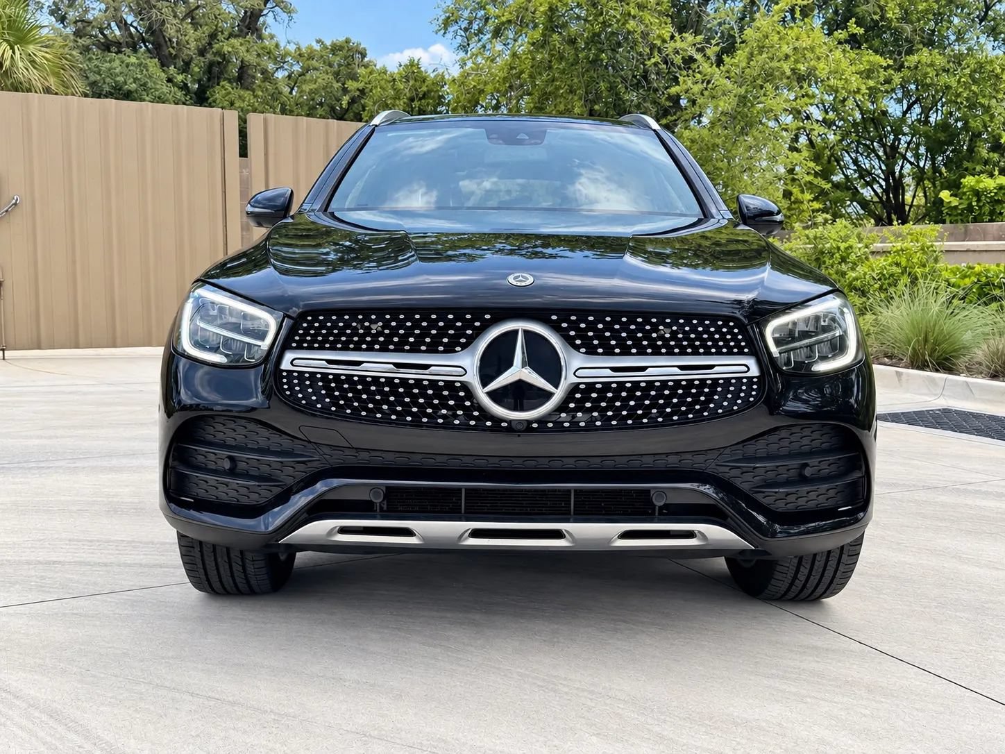 Used 2021 Mercedes-Benz GLC 300 4MATIC image 4