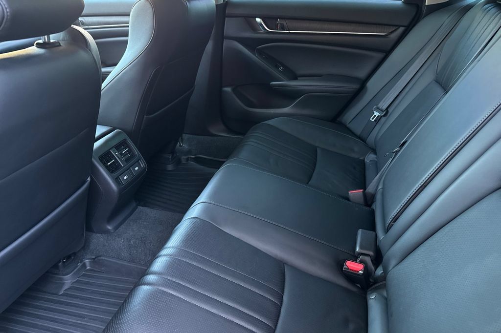 Used 2022 Honda Accord Touring image 13