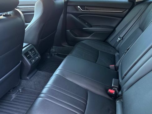 Used 2022 Honda Accord Touring image 13