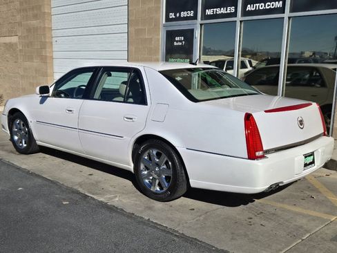 Used 2006 Cadillac DTS w/ Trunk Convenience Package image 3
