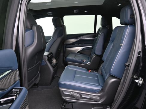 New 2025 Cadillac Escalade IQ Luxury 2 image 9