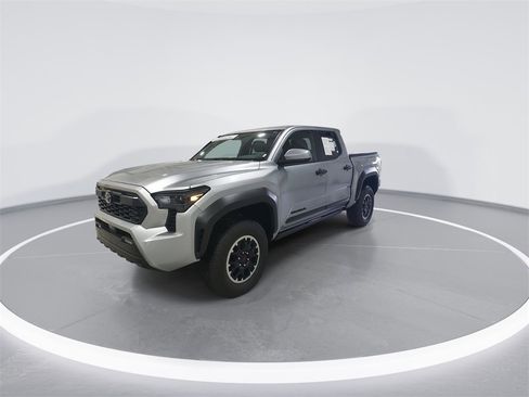 Used 2025 Toyota Tacoma TRD Off-Road image 4