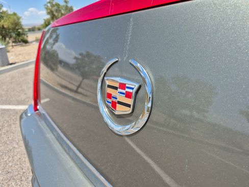 Used 2011 Cadillac DTS Luxury FWD image 23