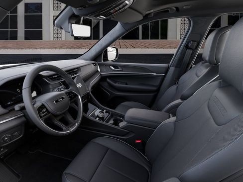 New 2025 Jeep Grand Cherokee Overland w/ Luxury Tech Group IV AWD/4WD image 22