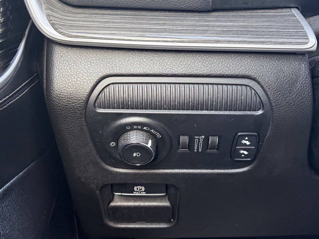 Used 2022 Jeep Wagoneer Series II AWD/4WD image 43