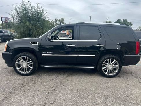 Used 2007 Cadillac Escalade AWD w/ Information Package image 8