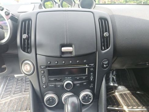 Used 2014 Nissan 370Z Touring w/ Sport Package RWD image 9