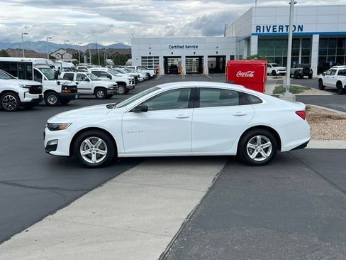 Used 2023 Chevrolet Malibu LS FWD image 2