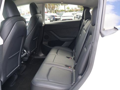 Used 2023 Tesla Model Y Standard Range image 35