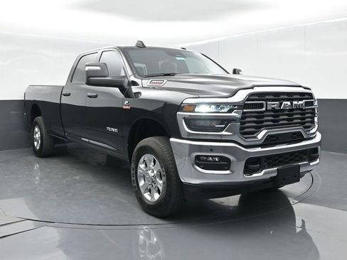 Used 2025 RAM 3500 Big Horn AWD/4WD image 2