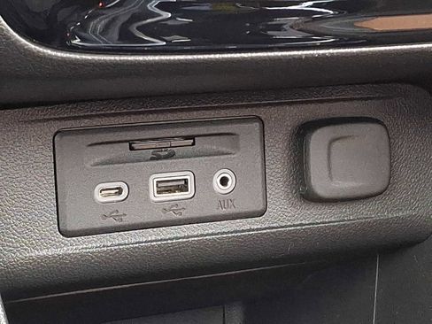 Used 2020 Buick Encore GX Essence w/ Experience Buick Package image 25