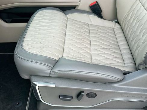 Used 2026 Ford F250 Platinum w/ Platinum Plus Package image 14