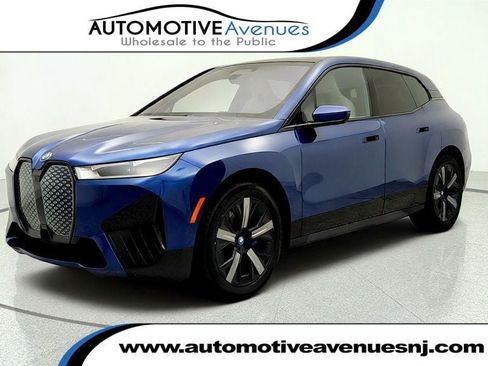 Used 2025 BMW iX xDrive50 AWD/4WD image 1