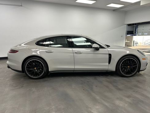 Used 2018 Porsche Panamera 4S image 16