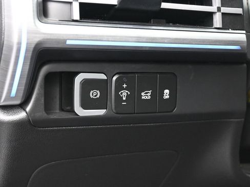 Used 2024 Hyundai Santa Fe Limited image 16