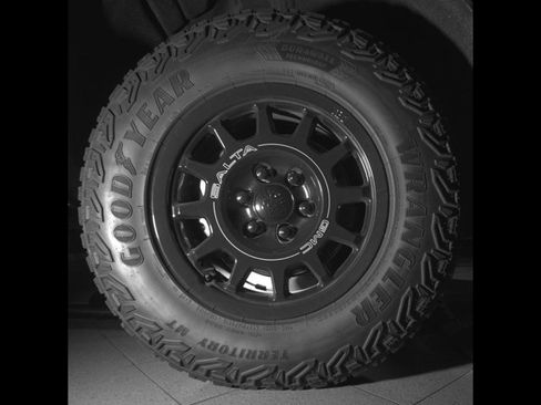 Used 2024 GMC Sierra 1500 AT4X w/ AT4X AEV Edition image 10