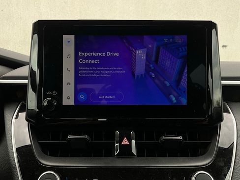 Used 2025 Toyota Corolla LE image 24