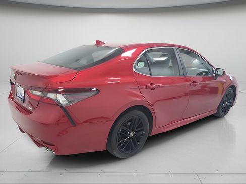 Used 2023 Toyota Camry SE w/ Protection Package (Q2) (TMS) FWD image 6