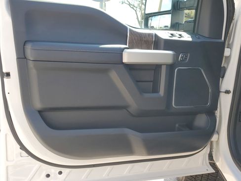 Used 2017 Ford F350 Lariat w/ Lariat Ultimate Package image 18