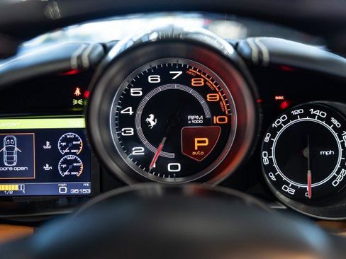 Used 2015 Ferrari California T RWD image 38