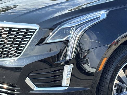 Used 2025 Cadillac XT5 Premium Luxury image 6