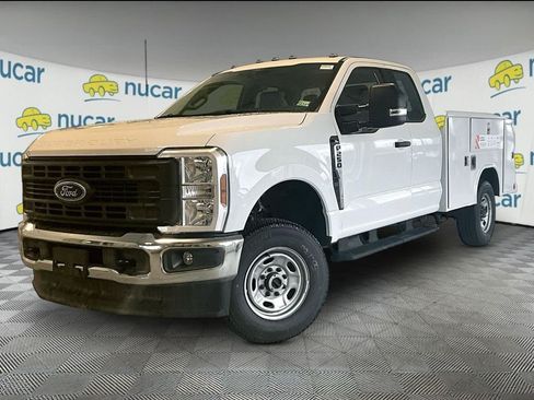 New 2026 Ford F250 XL w/ XL Chrome Package AWD/4WD image 4