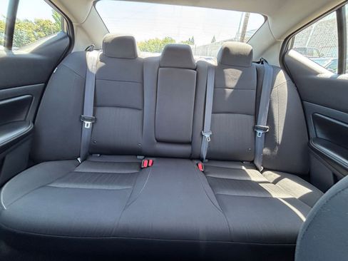 Used 2025 Nissan Altima 2.5 SV FWD image 38