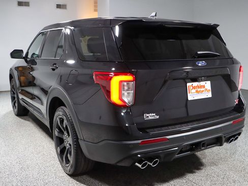 Used 2022 Ford Explorer ST w/ ST Street Pack image 9