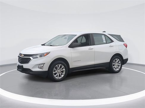 Used 2020 Chevrolet Equinox LS image 1