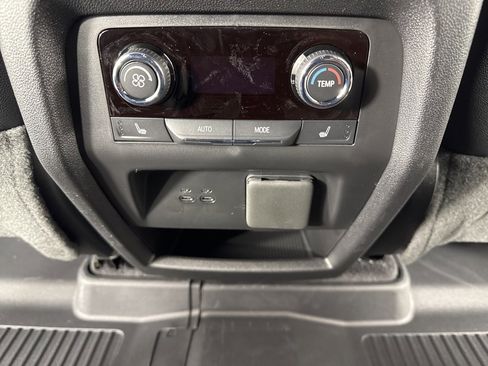 New 2026 Chevrolet Traverse RS w/ LPO, Floor Liner Package image 38