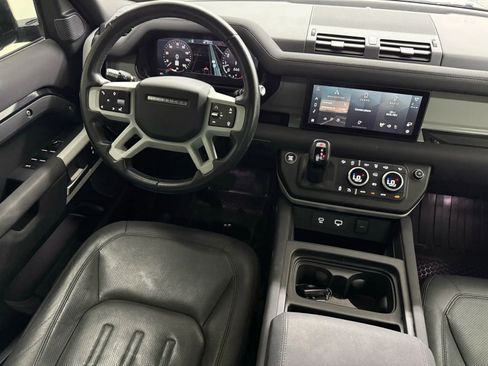 Used 2022 Land Rover Defender 110 S image 29