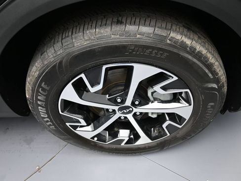 Certified 2025 Kia Sportage EX w/ EX Premium Package AWD/4WD image 13