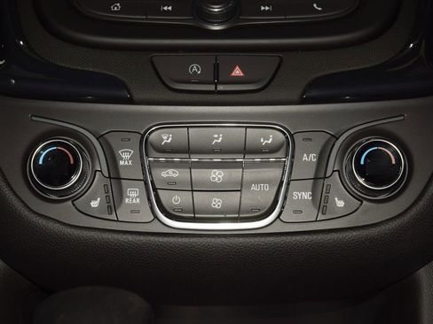 Used 2023 Chevrolet Equinox RS AWD/4WD image 33