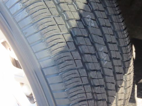 Used 2025 Chrysler Pacifica Select FWD image 7