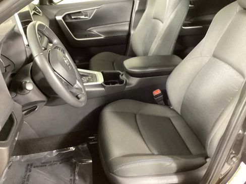 Used 2024 Toyota RAV4 SE AWD/4WD image 10