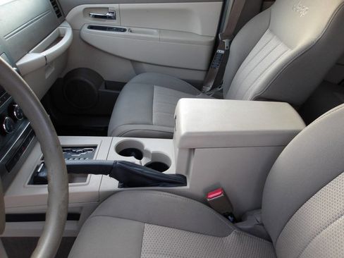 Used 2009 Jeep Liberty Sport w/ Popular Equipment Group image 16