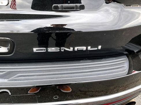 Used 2023 GMC Yukon Denali Ultimate w/ LPO, Floor Liner Package image 8