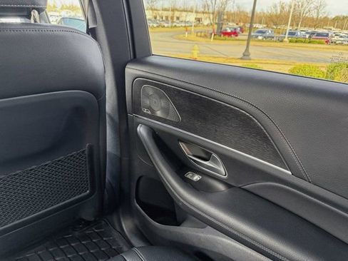 Used 2024 Mercedes-Benz GLE 350 4MATIC image 17