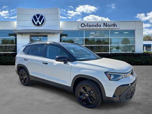 New 2026 Volkswagen Taos SE image 1